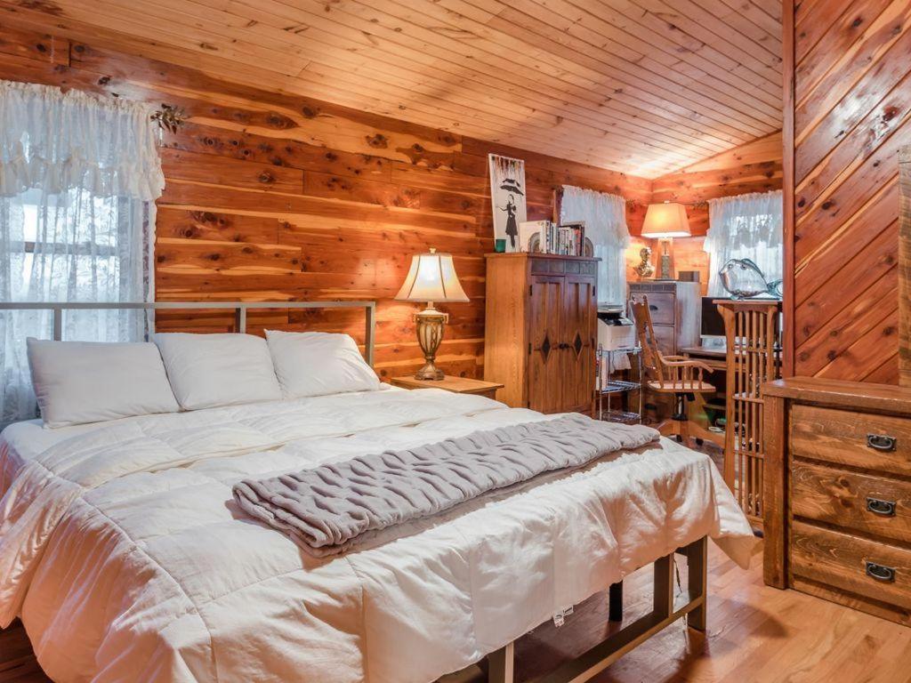 Fly Away Cabin- Modern, Serene, And Convenient Compton Buitenkant foto